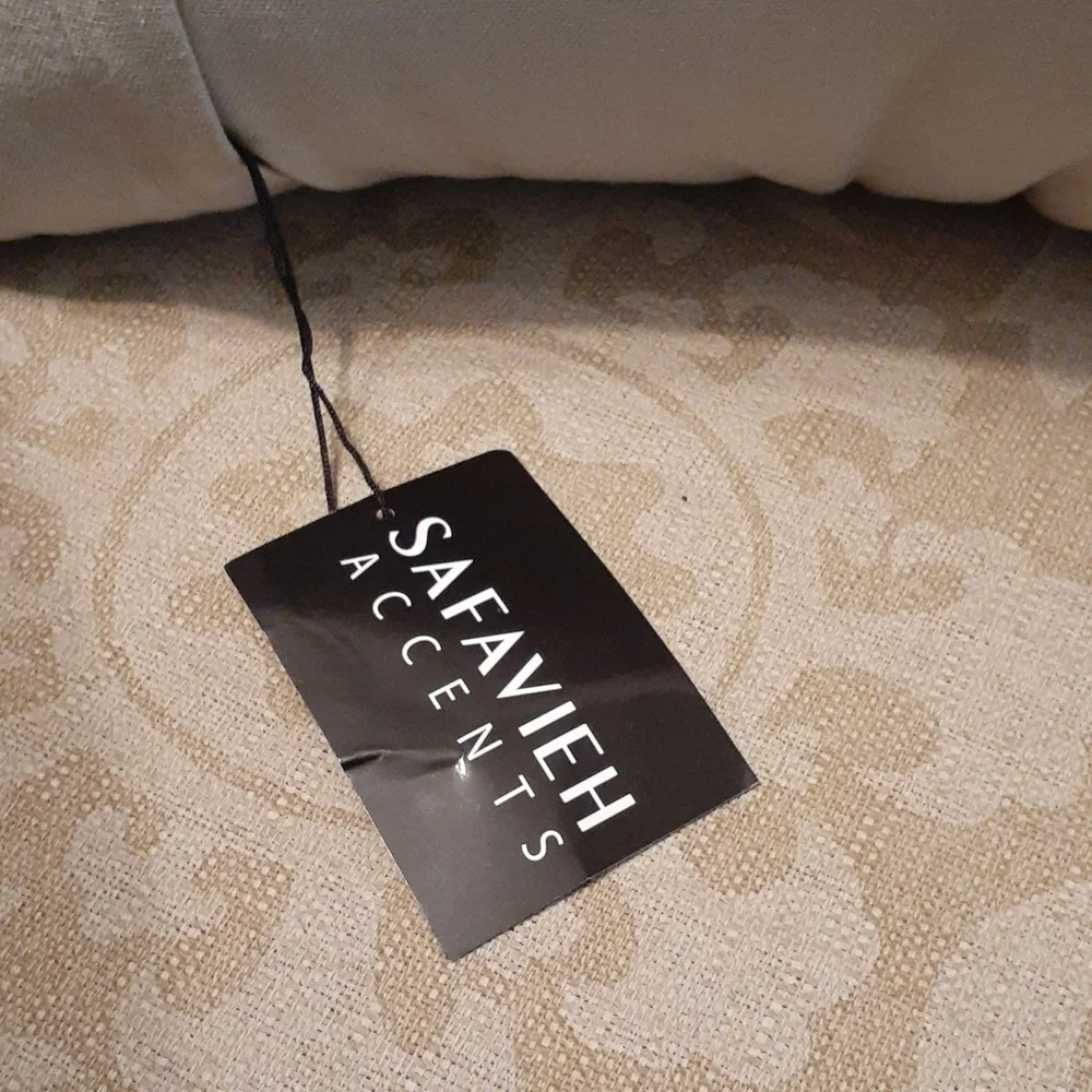 SAFAVIEH ACCENT PILLOWS NWT 18X18